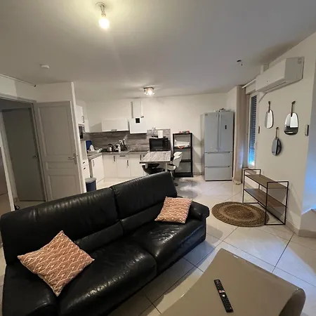 Apartamento Appart T2 Avec Terrasse Sur Cours Interieur *